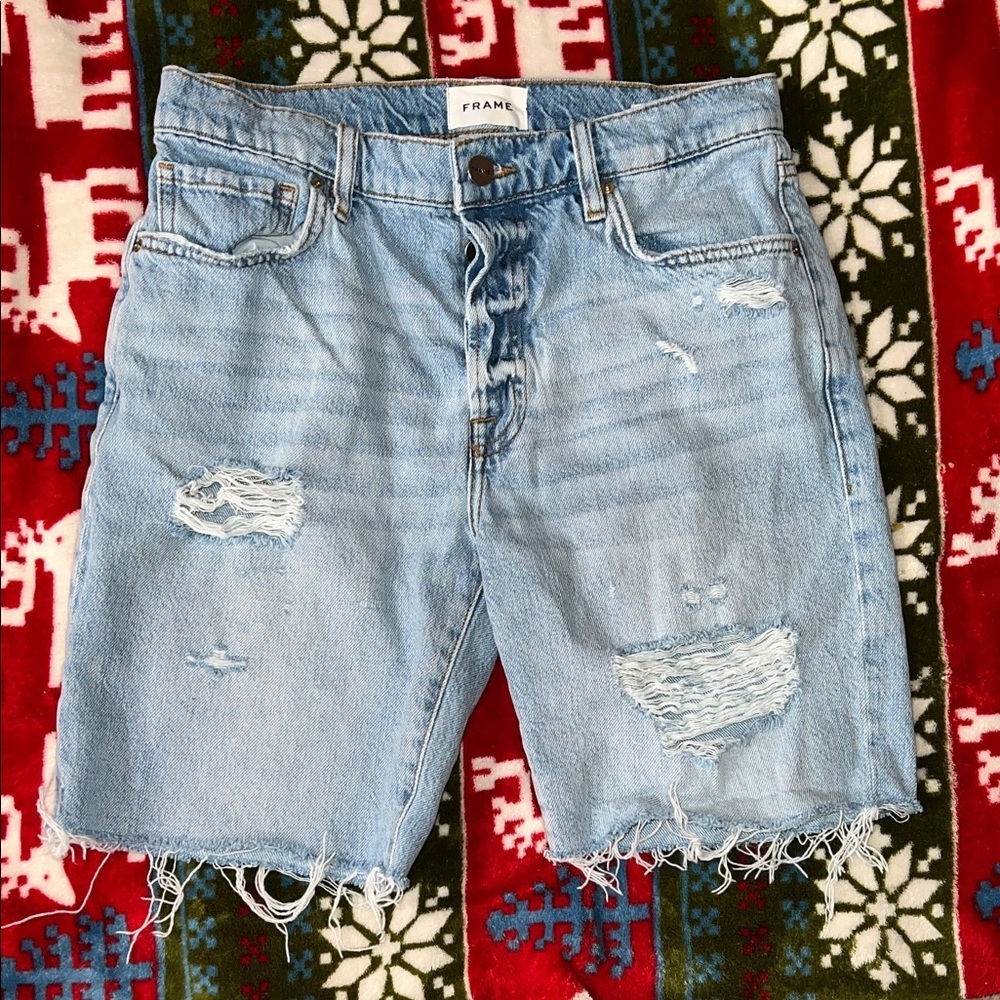Frame Denim Light Wash Distressed Jean Le Slouch Bermuda 25